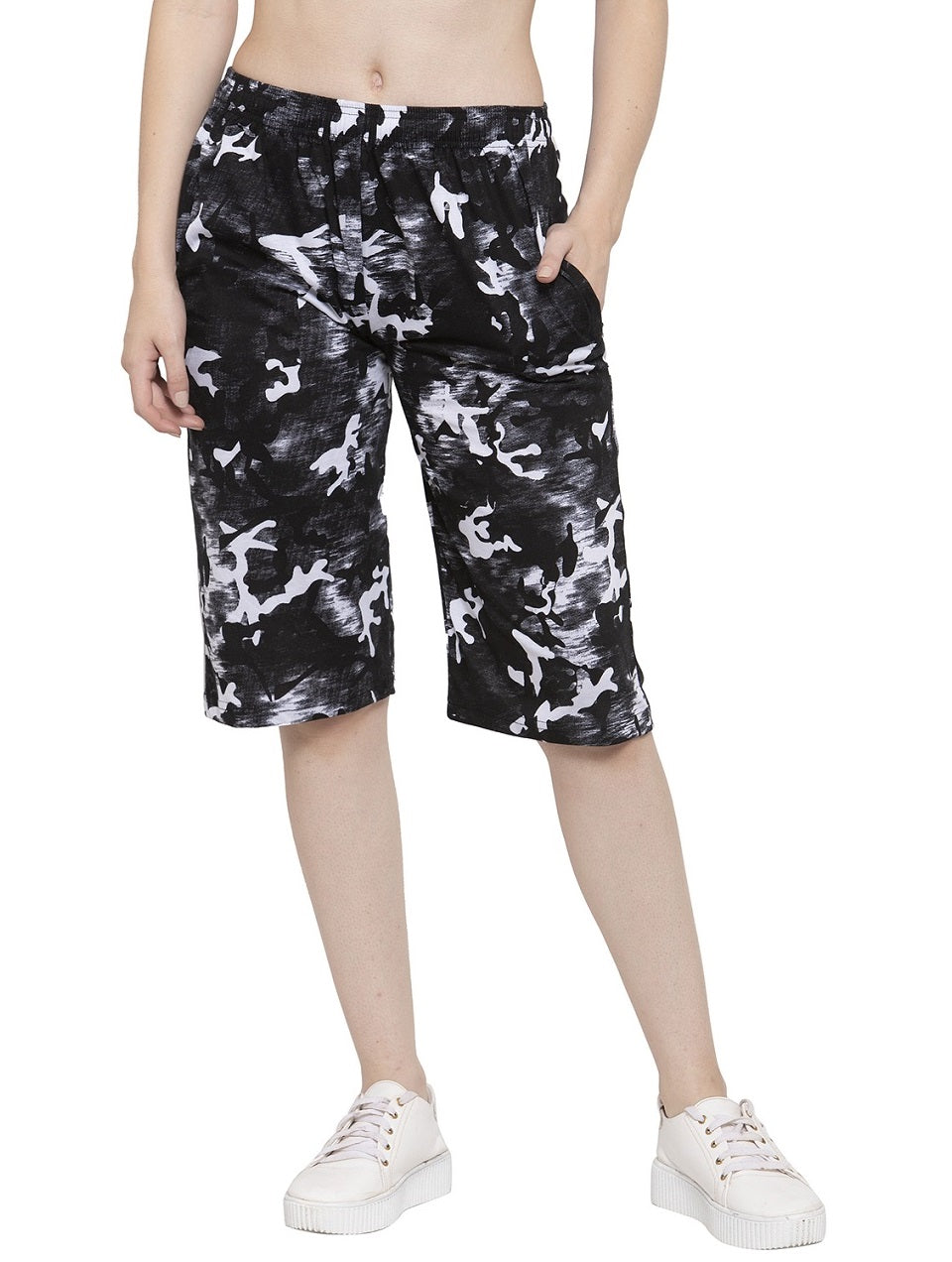 Women's Cotton Three Fourth Capri Shorts With Two Zippered Pockets