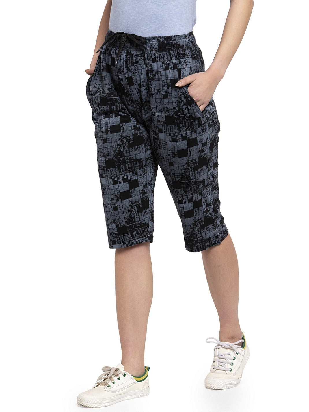 Women's Cotton Three Fourth Capri Shorts With Two Zippered Pockets