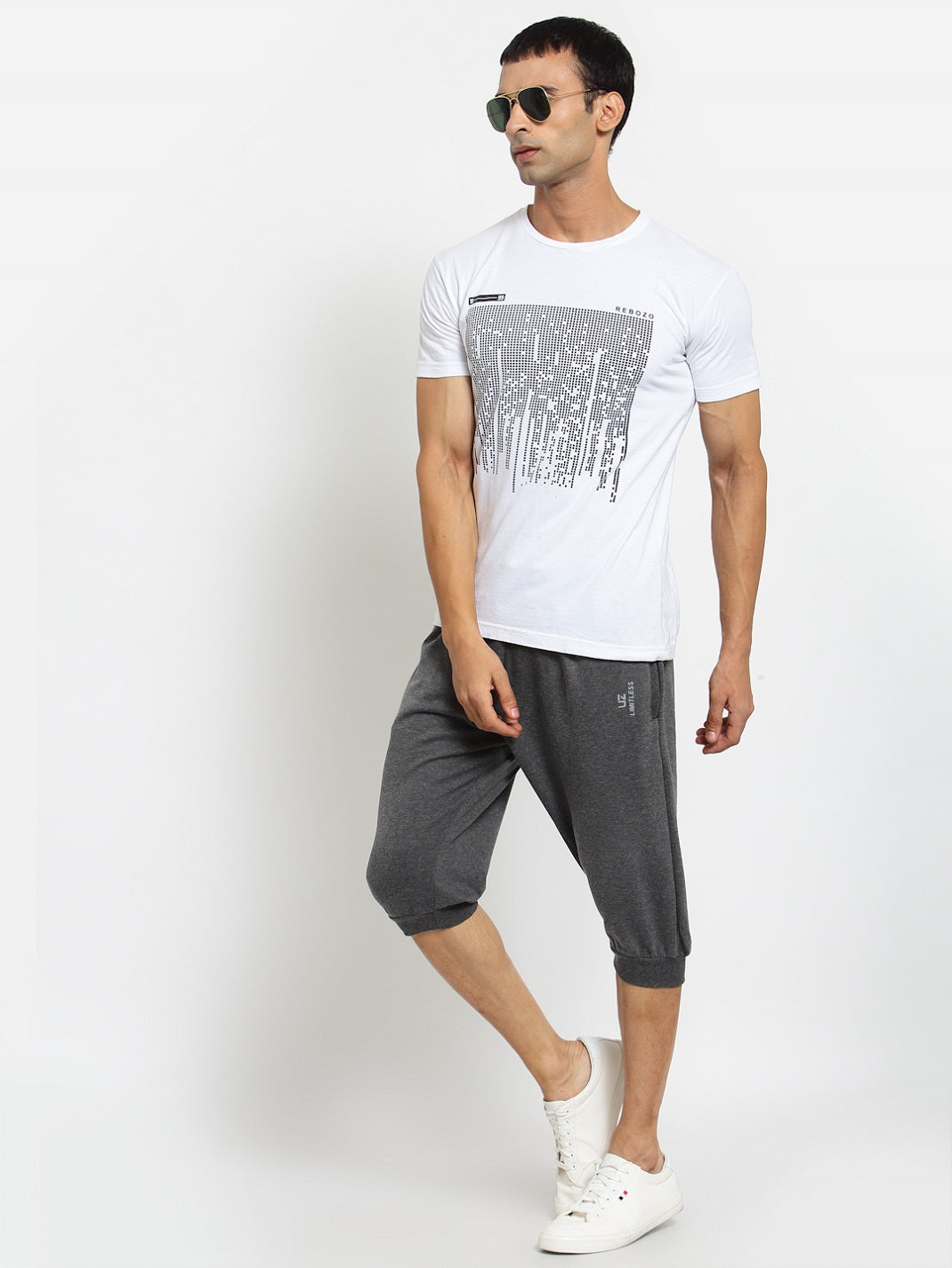 Men's Cotton Three Fourth Capri Shorts With Two Zippered Pockets
