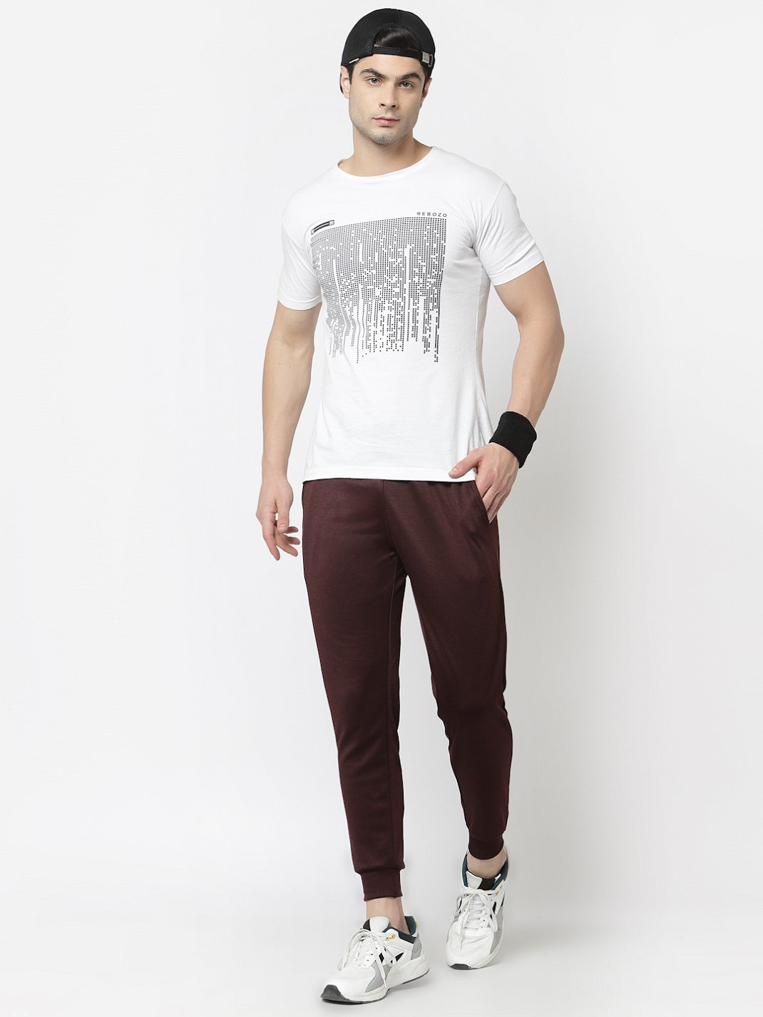 Buy men's top,bottom, yoga and thermal sports wear online in india