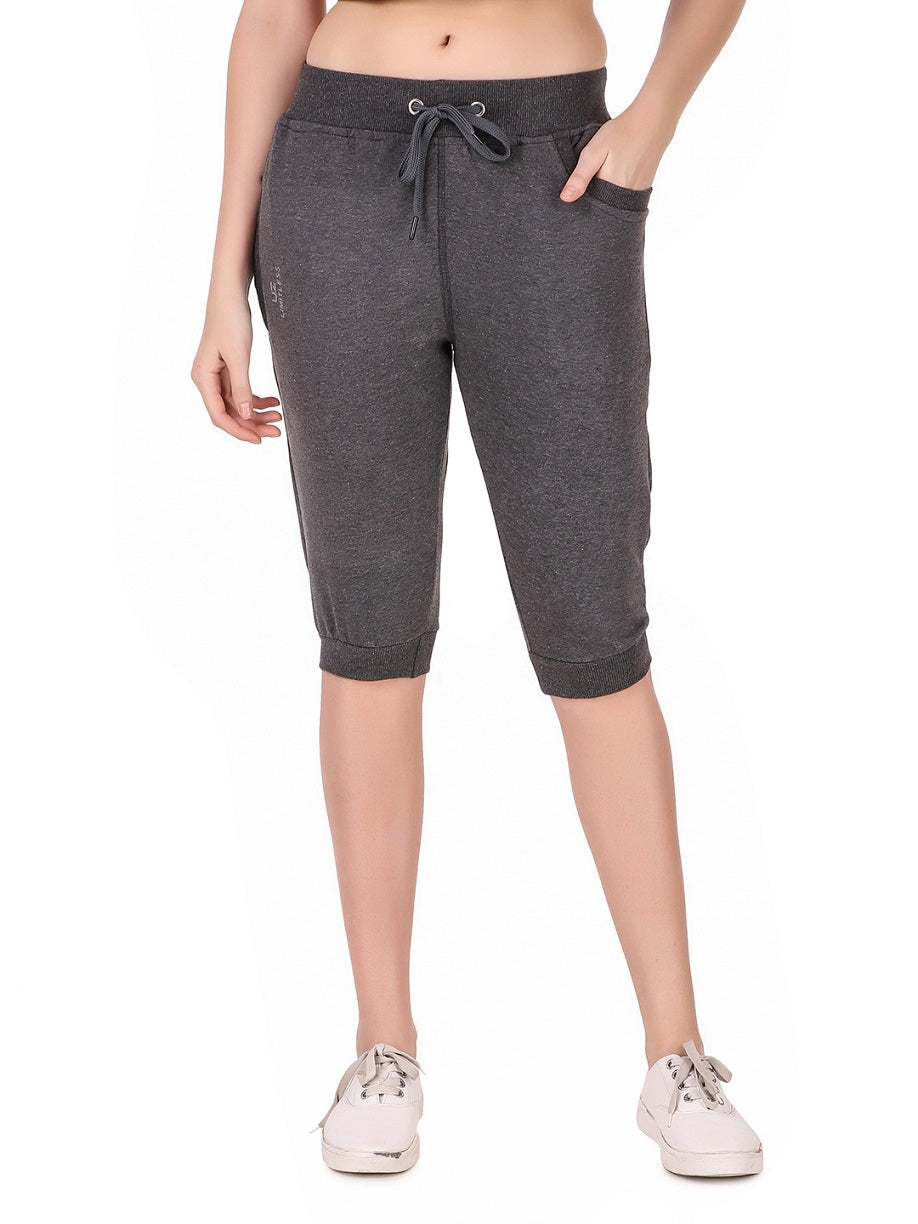 Women's Cotton Three Fourth Capri Shorts With Two Zippered Pockets