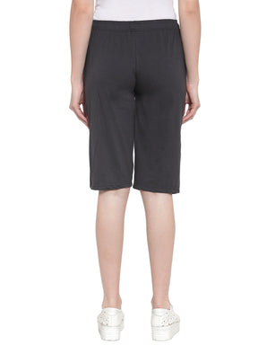 Women's Cotton Three Fourth Capri Shorts With Two Zippered Pockets