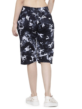 Women's Cotton Three Fourth Capri Shorts With Two Zippered Pockets