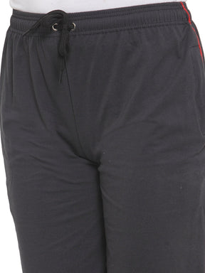 Women's Cotton Three Fourth Capri Shorts With Two Zippered Pockets