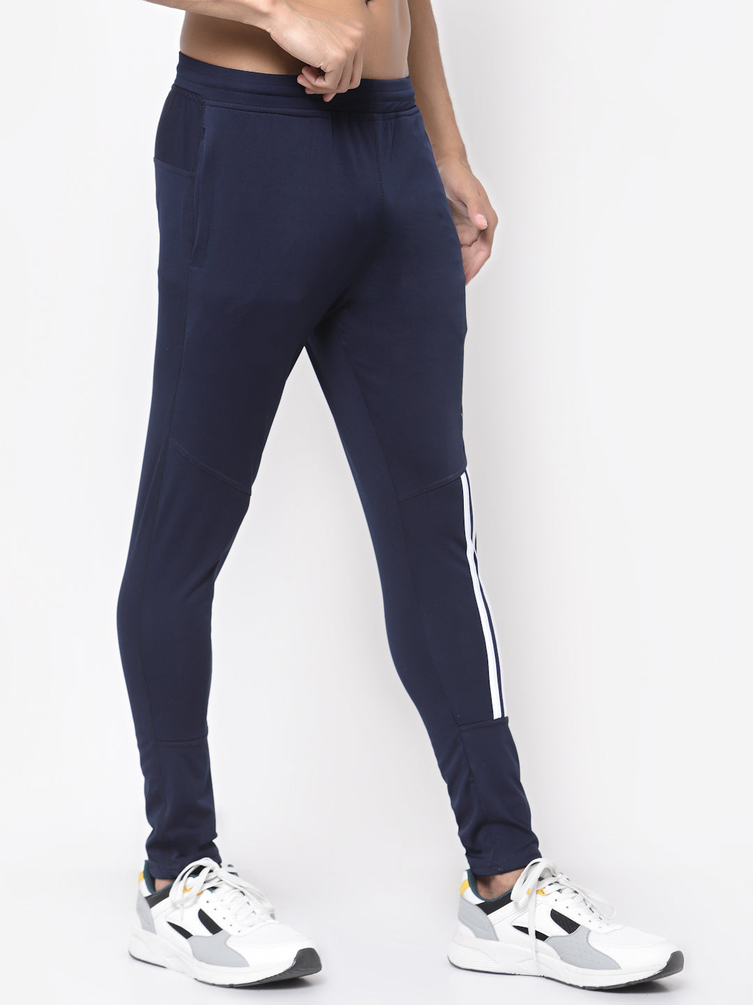 Buy men's top,bottom, yoga and thermal sports wear online in india