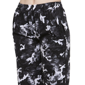 Women's Cotton Three Fourth Capri Shorts With Two Zippered Pockets